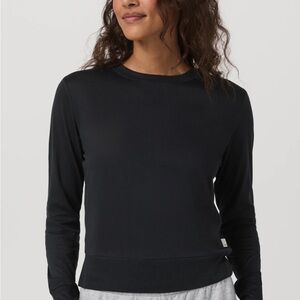 Vuori Women's Daydream Crew Crewneck Sweater in Black L Large